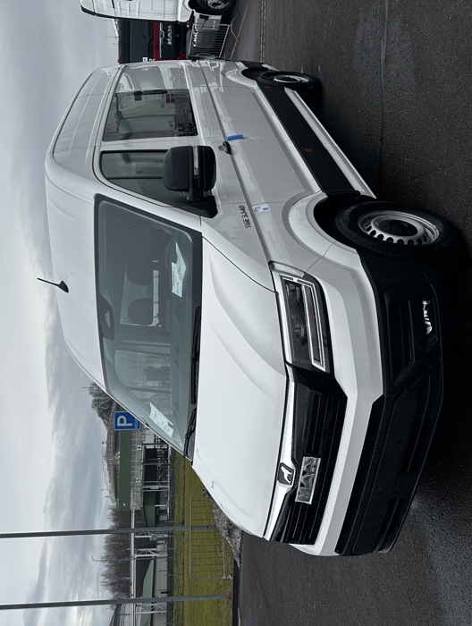 TGE 3.140 Skříňový vůz Rozvor kol: 3640 8ST.AUT.PŘEVODOVKA mm Motor: 2,0 l 103 kW